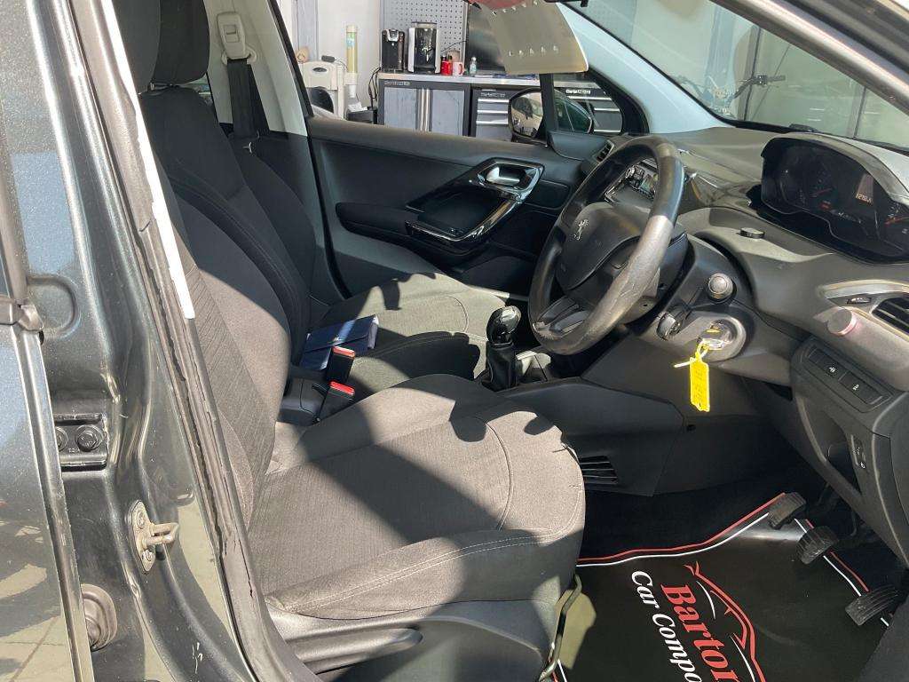 2014 PEUGEOT 208 2014 PEUGEOT 208