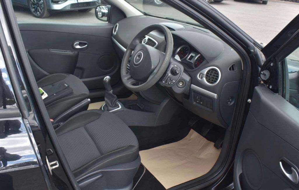 2012 RENAULT CLIO 2012 RENAULT CLIO