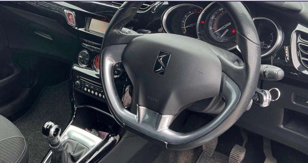 A 2013 CITROEN DS3 D Style+ E-hdi A 2013 CITROEN DS3 D Style+ E-hdi