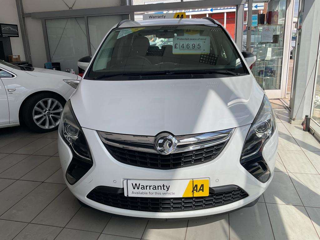 A 2015 VAUXHALL ZAFIRA TOURER Exclusive T A 2015 VAUXHALL ZAFIRA TOURER Exclusive T