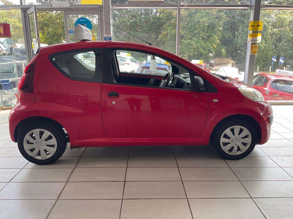 A 2012 PEUGEOT 107 Access A 2012 PEUGEOT 107 Access