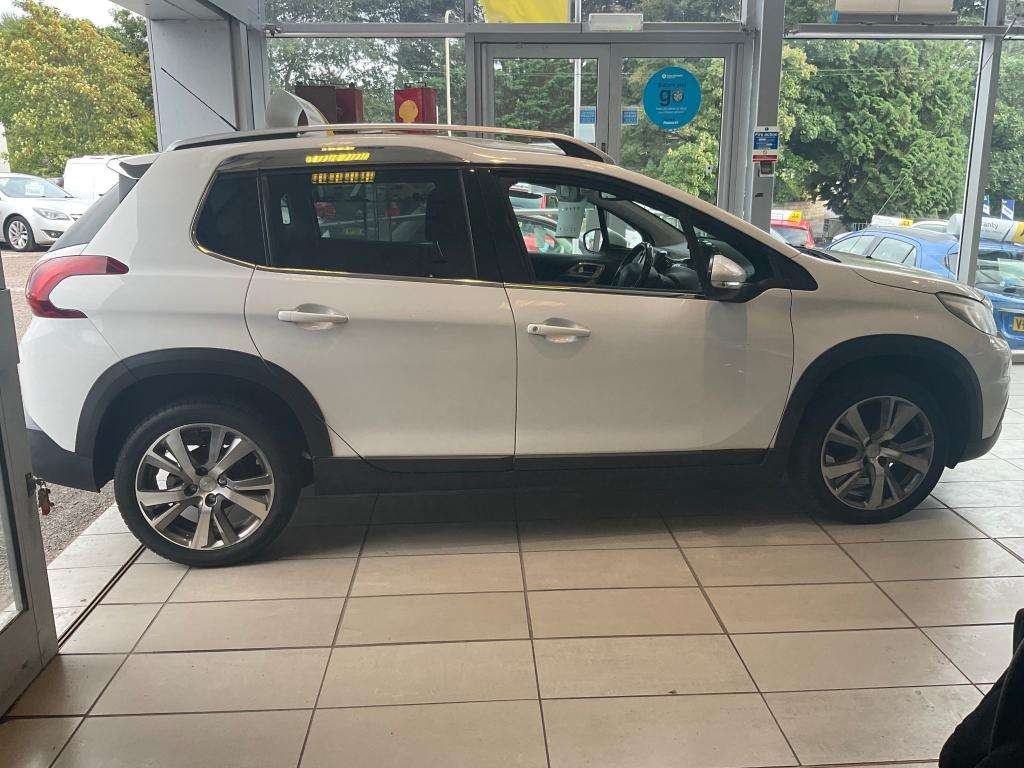 A 2016 PEUGEOT 2008 Allure Blue Hdi A 2016 PEUGEOT 2008 Allure Blue Hdi