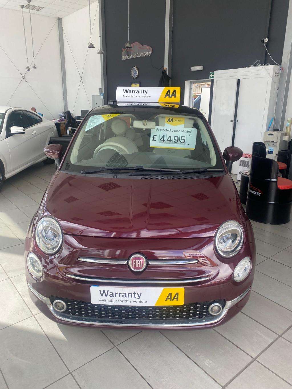 A 2016 FIAT 500 Lounge A 2016 FIAT 500 Lounge