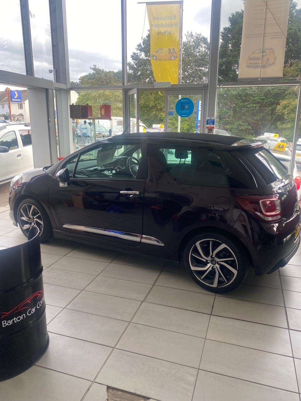 A 2015 CITROEN DS3 CONVERTIBLE D Style+ E-hdi A 2015 CITROEN DS3 CONVERTIBLE D Style+ E-hdi