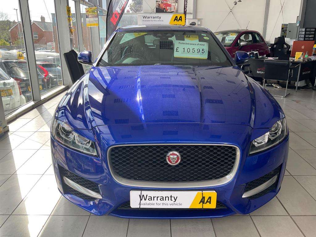 A 2018 JAGUAR XF R-sport D Auto A 2018 JAGUAR XF R-sport D Auto