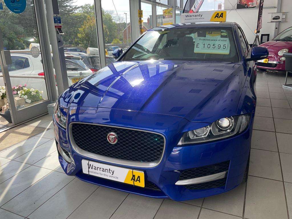A 2018 JAGUAR XF R-sport D Auto A 2018 JAGUAR XF R-sport D Auto