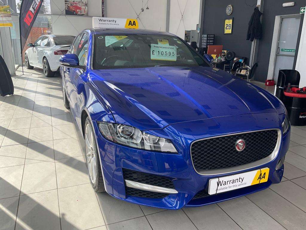 A 2018 JAGUAR XF R-sport D Auto A 2018 JAGUAR XF R-sport D Auto