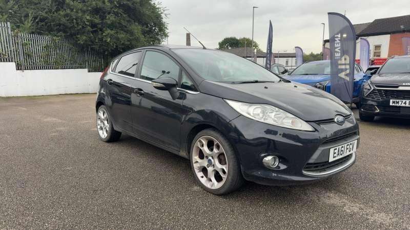 A 2011 FORD FIESTA Titanium full leather A 2011 FORD FIESTA Titanium full leather