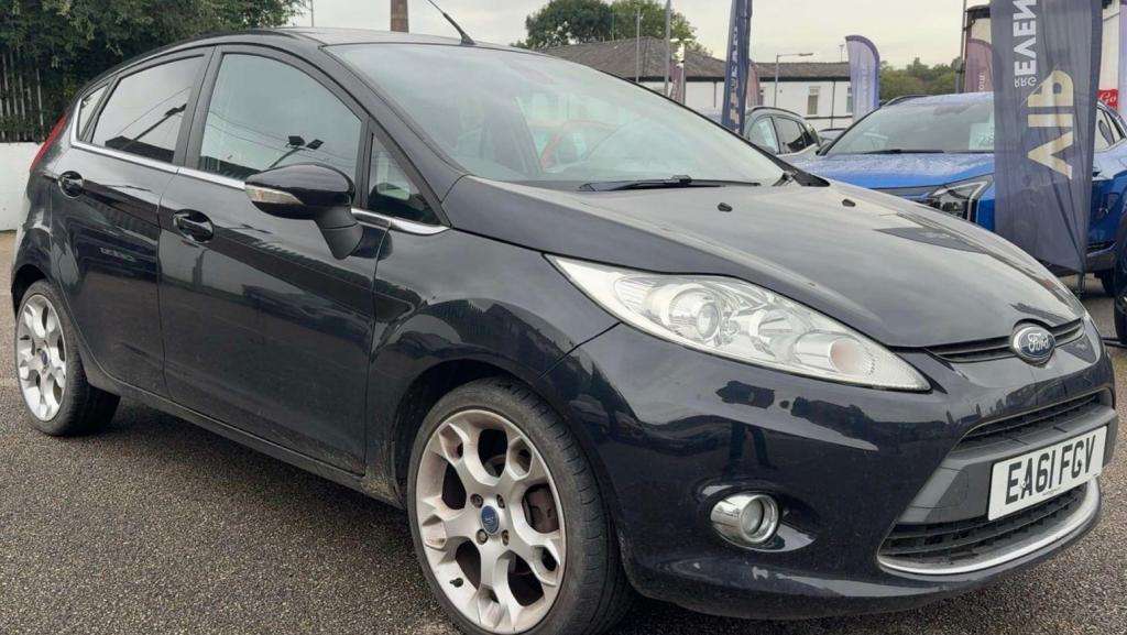 A 2011 FORD FIESTA Titanium full leather A 2011 FORD FIESTA Titanium full leather
