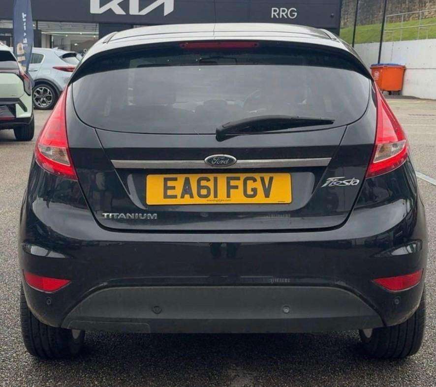 A 2011 FORD FIESTA Titanium full leather A 2011 FORD FIESTA Titanium full leather