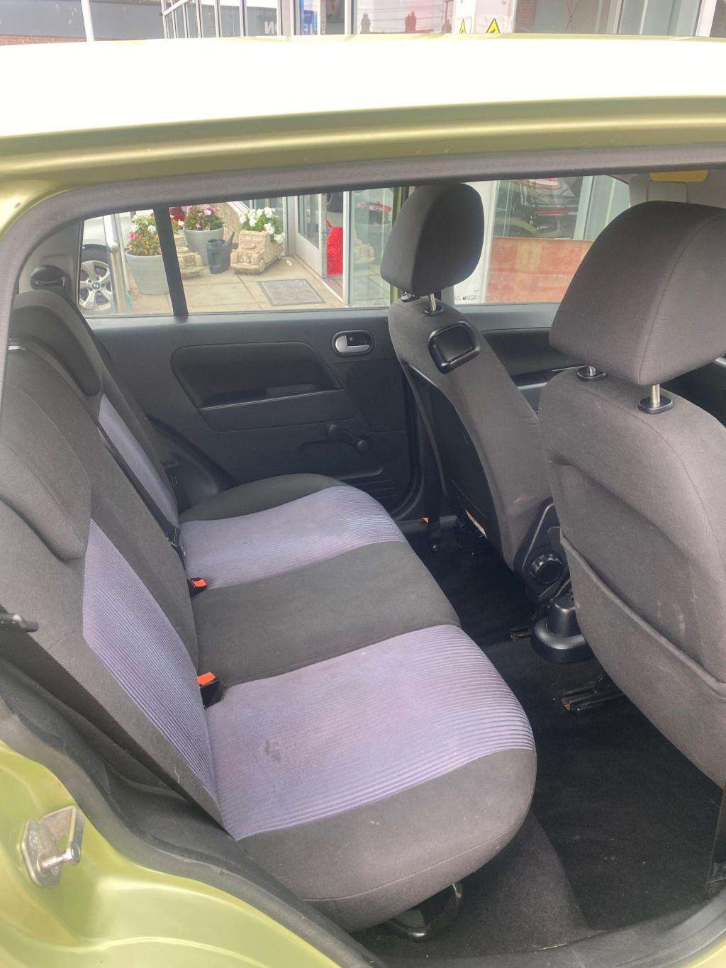 A 2005 FORD FUSION Style Climate Tdci A 2005 FORD FUSION Style Climate Tdci
