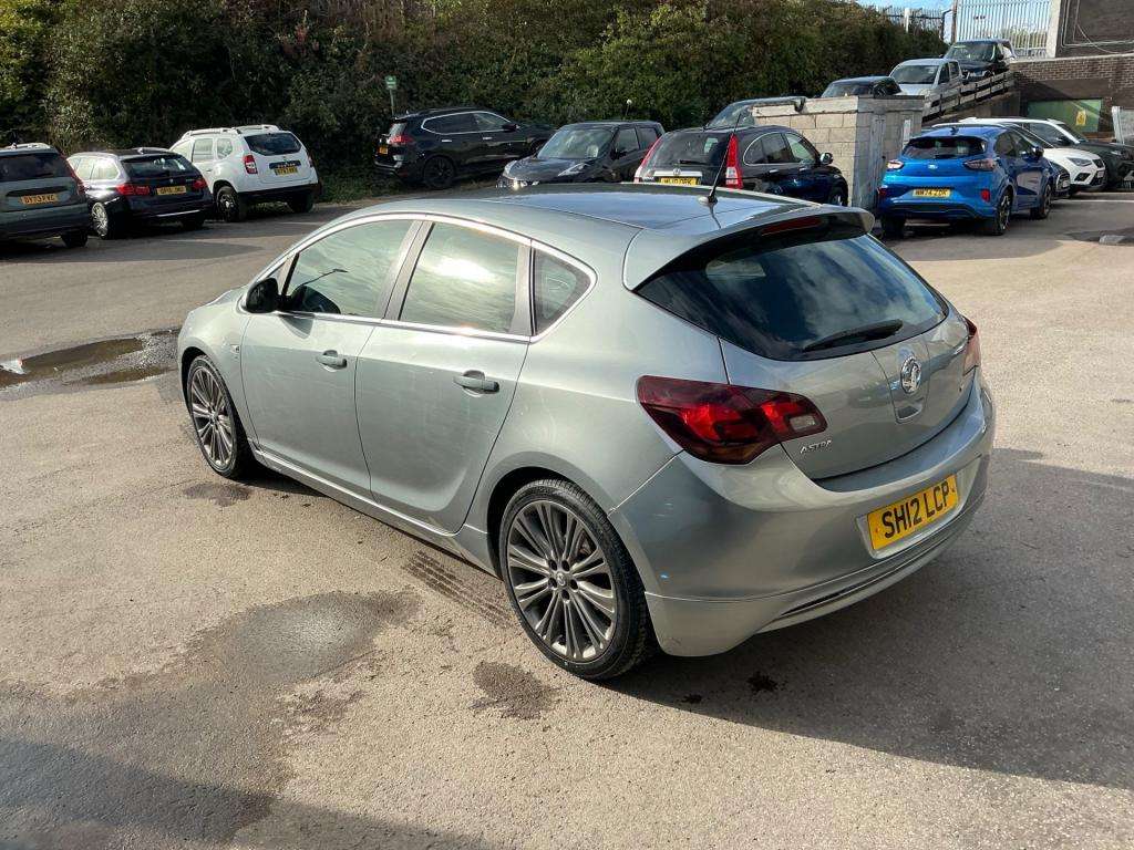 A 2012 VAUXHALL ASTRA Sri Vx-line A 2012 VAUXHALL ASTRA Sri Vx-line
