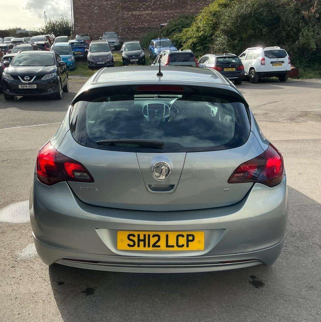 A 2012 VAUXHALL ASTRA Sri Vx-line A 2012 VAUXHALL ASTRA Sri Vx-line