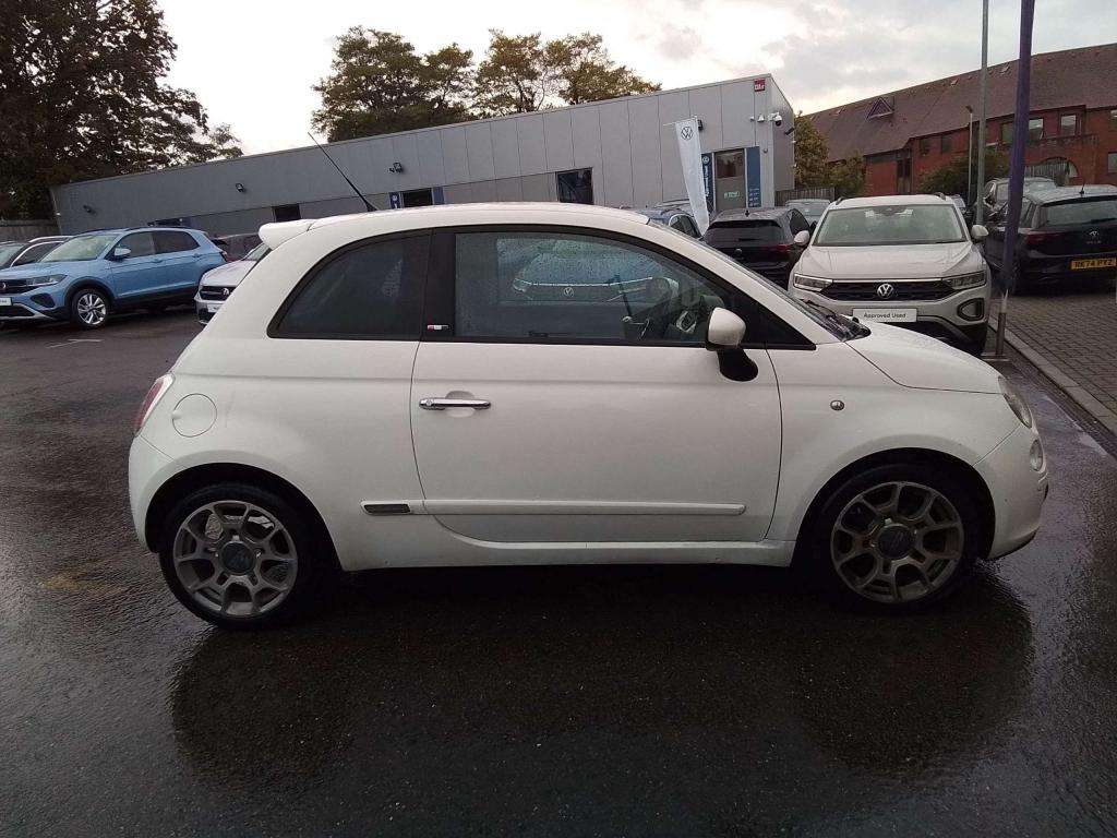 A 2009 FIAT 500 Sport A 2009 FIAT 500 Sport