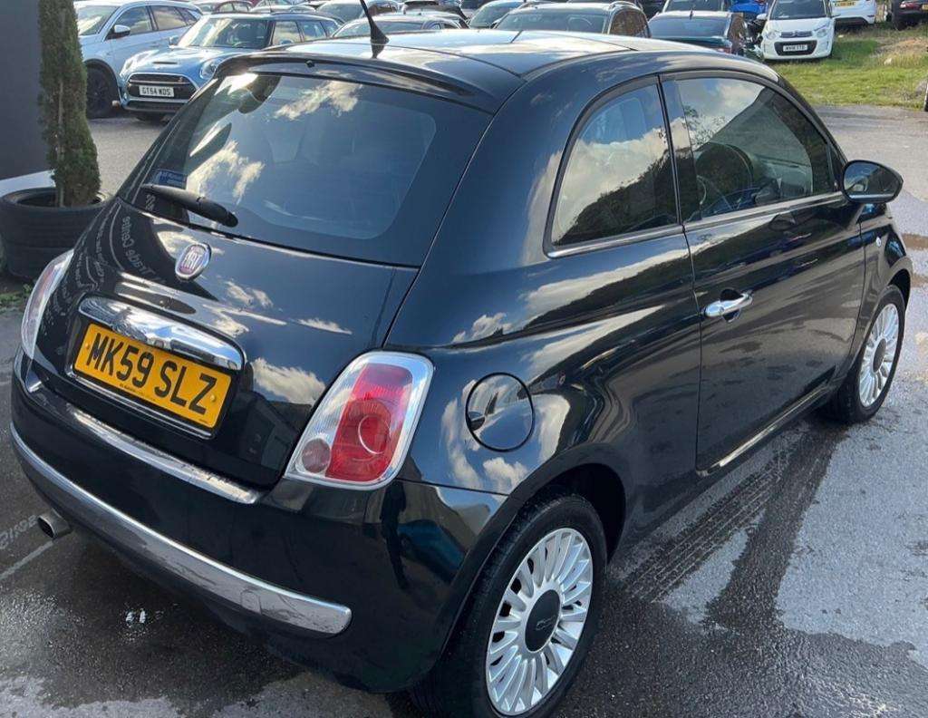 A 2009 FIAT 500 Lounge A 2009 FIAT 500 Lounge