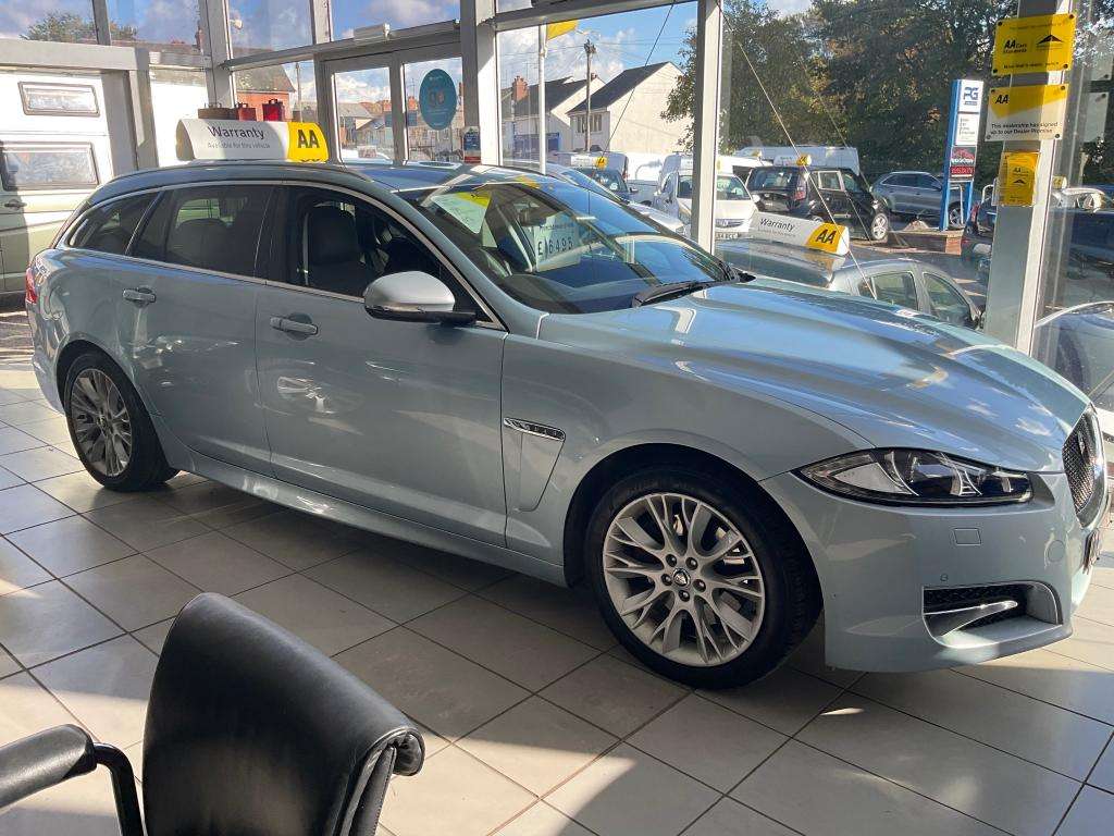 A 2013 JAGUAR XF Sport Sportbrake D Auto A 2013 JAGUAR XF Sport Sportbrake D Auto