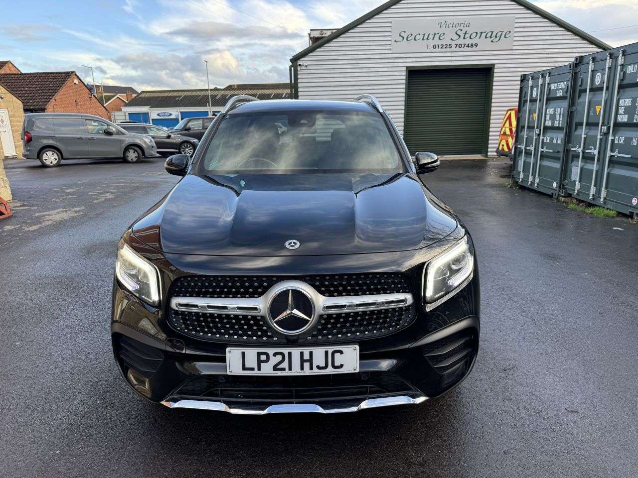 A 2021 MERCEDES-BENZ GLB 1.3 GLB200 AMG Line SUV 5dr Petrol 7G-DCT Euro 6 (s/s) (163 ps) one owner 3 A 2021 MERCEDES-BENZ GLB 1.3 GLB200 AMG Line SUV 5dr Petrol 7G-DCT Euro 6 (s/s) (163 ps) one owner 3