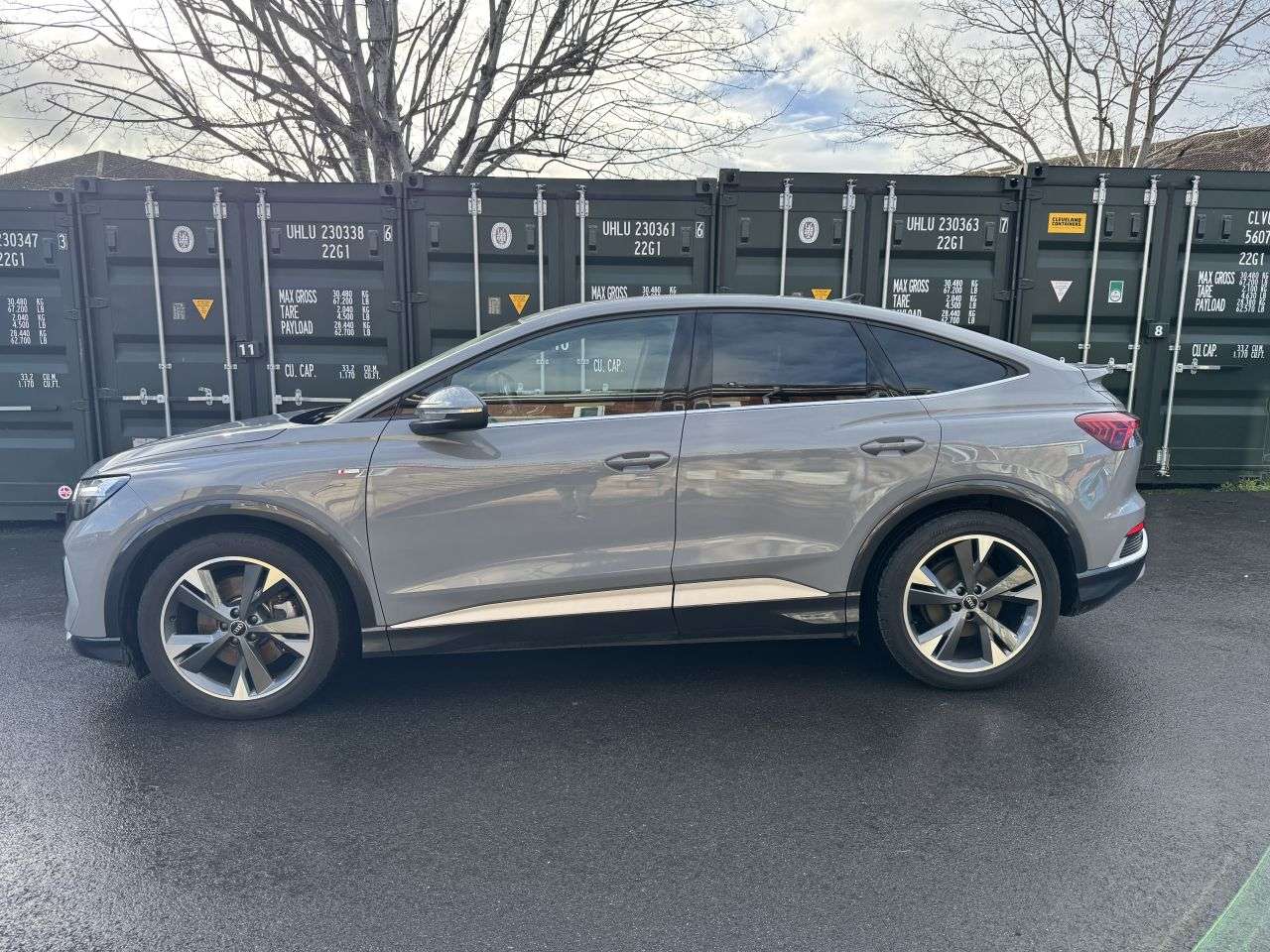 A 2022 AUDI Q4 E-TRON 50 S line Sportback 5dr Electric Auto quattro 82kWh (299 ps) One Owner 58,5 A 2022 AUDI Q4 E-TRON 50 S line Sportback 5dr Electric Auto quattro 82kWh (299 ps) One Owner 58,5