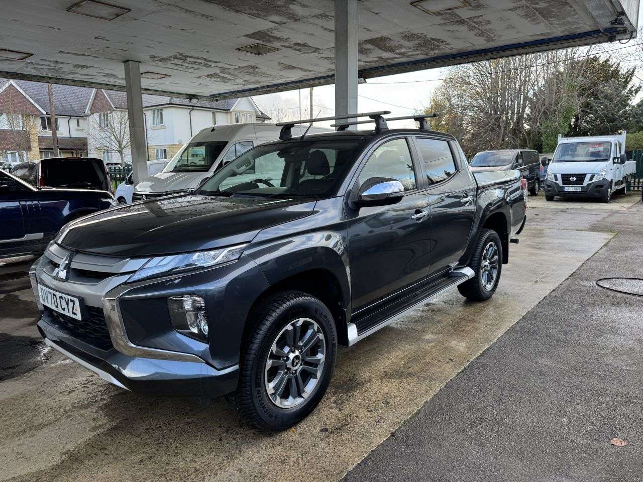 A 2020 MITSUBISHI L200 2.2 DI-D DC Warrior Pickup Double Cab 4dr Diesel Auto 4WD Euro 6 (s/s) (150 A 2020 MITSUBISHI L200 2.2 DI-D DC Warrior Pickup Double Cab 4dr Diesel Auto 4WD Euro 6 (s/s) (150