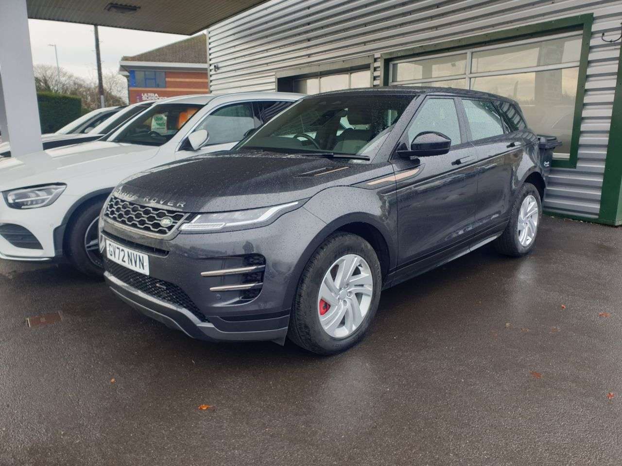 A 2022 LAND ROVER RANGE ROVER EVOQUE 1.5 P300e 12.2kWh R-Dynamic S SUV 5dr Petrol Plug-in Hybrid Auto 4WD Euro 6 A 2022 LAND ROVER RANGE ROVER EVOQUE 1.5 P300e 12.2kWh R-Dynamic S SUV 5dr Petrol Plug-in Hybrid Auto 4WD Euro 6