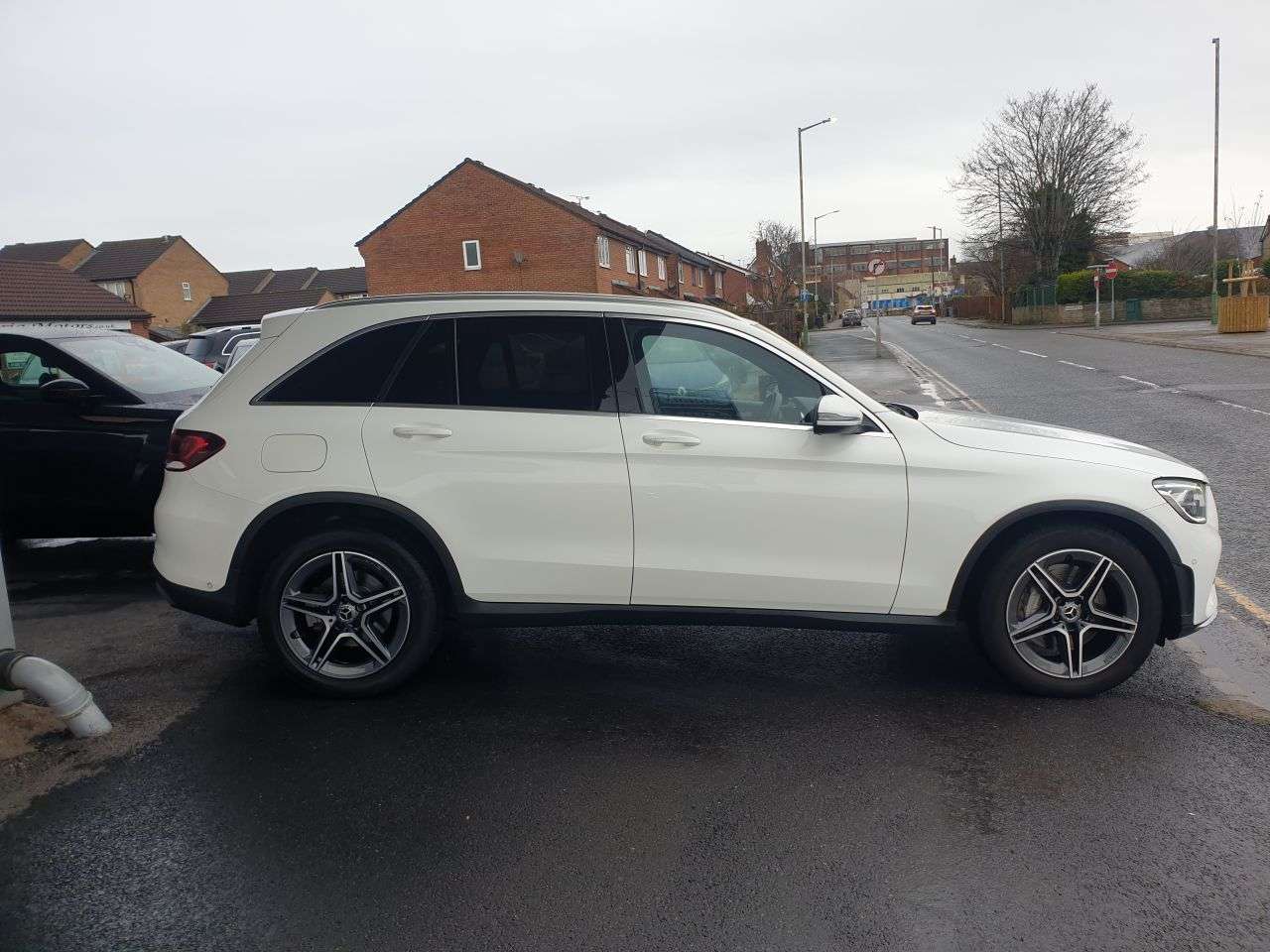 A 2019 MERCEDES-BENZ GLC 2.0 GLC220d AMG Line SUV 5dr Diesel G-Tronic+ 4MATIC Euro 6 (s/s) (194 ps) A 2019 MERCEDES-BENZ GLC 2.0 GLC220d AMG Line SUV 5dr Diesel G-Tronic+ 4MATIC Euro 6 (s/s) (194 ps)