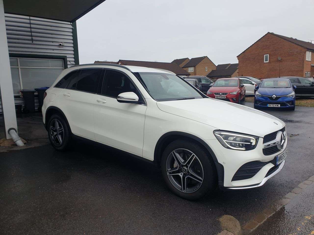 A 2019 MERCEDES-BENZ GLC 2.0 GLC220d AMG Line SUV 5dr Diesel G-Tronic+ 4MATIC Euro 6 (s/s) (194 ps) A 2019 MERCEDES-BENZ GLC 2.0 GLC220d AMG Line SUV 5dr Diesel G-Tronic+ 4MATIC Euro 6 (s/s) (194 ps)