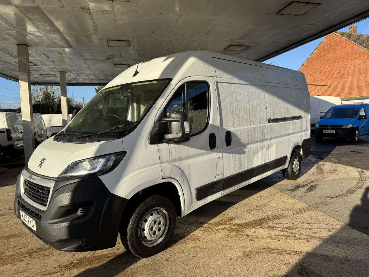 A 2021 PEUGEOT BOXER 2.2 BlueHDi 335 Professional Panel Van 5dr Diesel Manual L3 H2 Euro 6 (s/s) A 2021 PEUGEOT BOXER 2.2 BlueHDi 335 Professional Panel Van 5dr Diesel Manual L3 H2 Euro 6 (s/s)