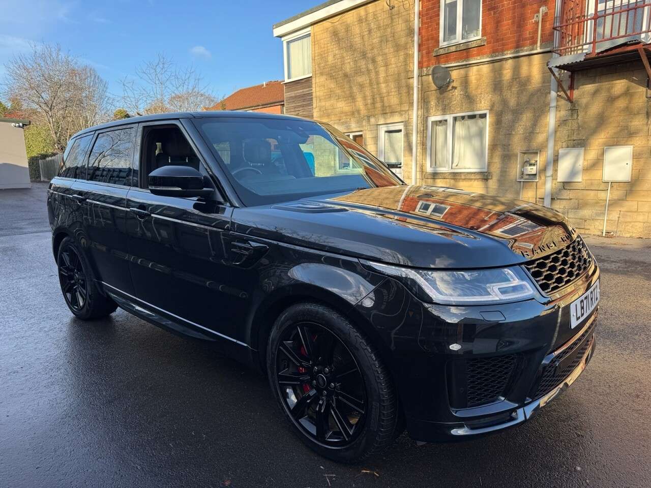 A 2021 LAND ROVER RANGE ROVER SPORT 2.0 P400e 13.1kWh HSE Dynamic Black SUV 5dr Petrol Plug-in Hybrid Auto 4WD A 2021 LAND ROVER RANGE ROVER SPORT 2.0 P400e 13.1kWh HSE Dynamic Black SUV 5dr Petrol Plug-in Hybrid Auto 4WD