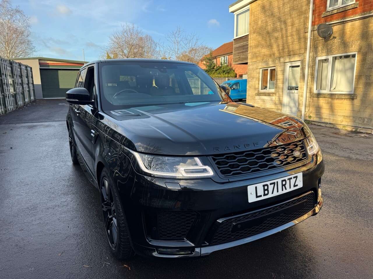 A 2021 LAND ROVER RANGE ROVER SPORT 2.0 P400e 13.1kWh HSE Dynamic Black SUV 5dr Petrol Plug-in Hybrid Auto 4WD A 2021 LAND ROVER RANGE ROVER SPORT 2.0 P400e 13.1kWh HSE Dynamic Black SUV 5dr Petrol Plug-in Hybrid Auto 4WD