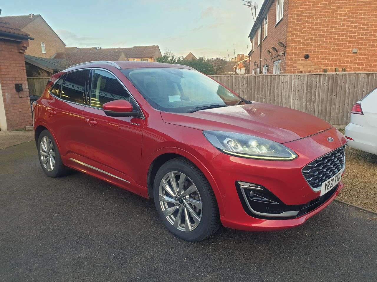 A 2021 FORD KUGA 2.5 Duratec 14.4kWh Vignale SUV 5dr Petrol Plug-in Hybrid CVT Euro 6 (s/s) A 2021 FORD KUGA 2.5 Duratec 14.4kWh Vignale SUV 5dr Petrol Plug-in Hybrid CVT Euro 6 (s/s)