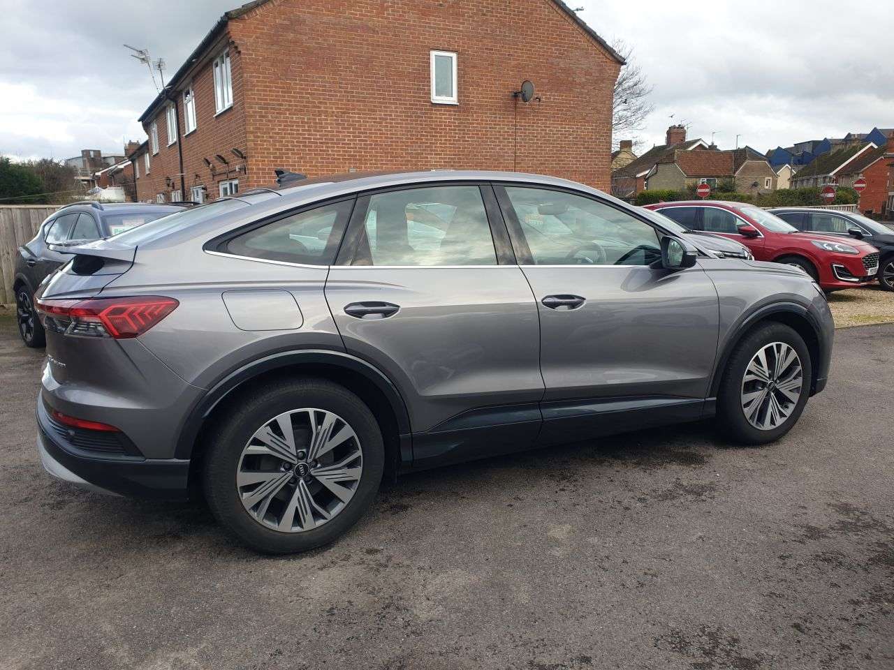 A 2022 AUDI Q4 E-TRON 35 Sport Sportback 5dr Electric Auto 55kWh (170 ps) One owner 31,000 miles. A 2022 AUDI Q4 E-TRON 35 Sport Sportback 5dr Electric Auto 55kWh (170 ps) One owner 31,000 miles.