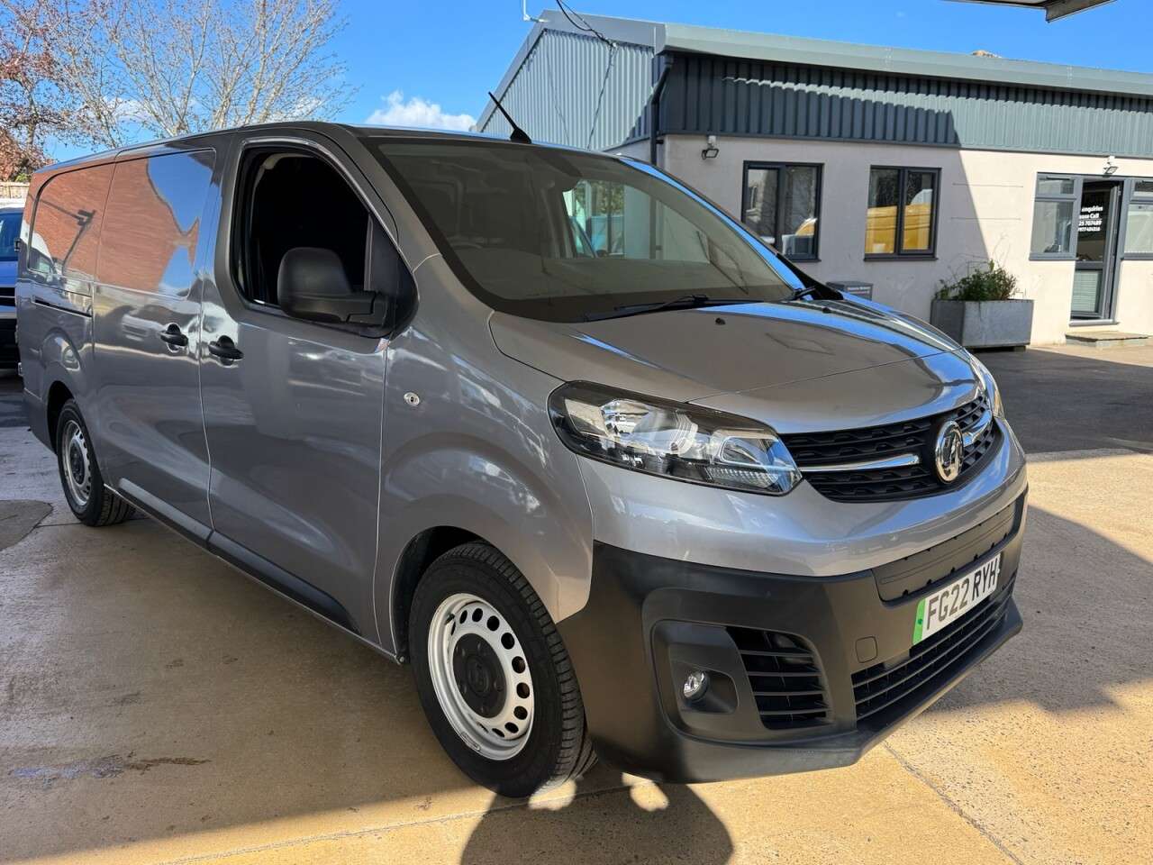 A 2022 VAUXHALL VIVARO ELECTRIC 3100 75kWh Dynamic Panel Van 6dr Electric Auto L2 H1 (7.4kW Charger) (136 p A 2022 VAUXHALL VIVARO ELECTRIC 3100 75kWh Dynamic Panel Van 6dr Electric Auto L2 H1 (7.4kW Charger) (136 p