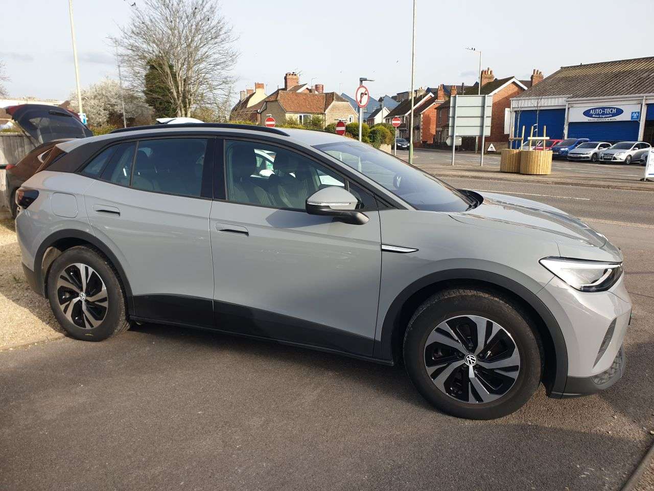 A 2023 VOLKSWAGEN ID.4 Pure Performance 52kWh Life Edition SUV 5dr Electric Auto (170 ps) one owne A 2023 VOLKSWAGEN ID.4 Pure Performance 52kWh Life Edition SUV 5dr Electric Auto (170 ps) one owne