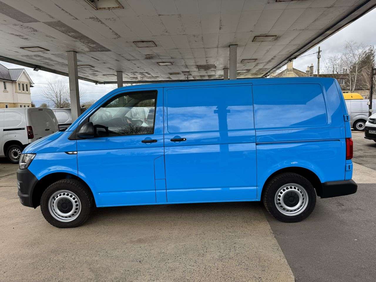 A 2017 VOLKSWAGEN TRANSPORTER 2.0 TDI T30 BlueMotion Tech Startline Panel Van 5dr Diesel Manual FWD SWB E A 2017 VOLKSWAGEN TRANSPORTER 2.0 TDI T30 BlueMotion Tech Startline Panel Van 5dr Diesel Manual FWD SWB E