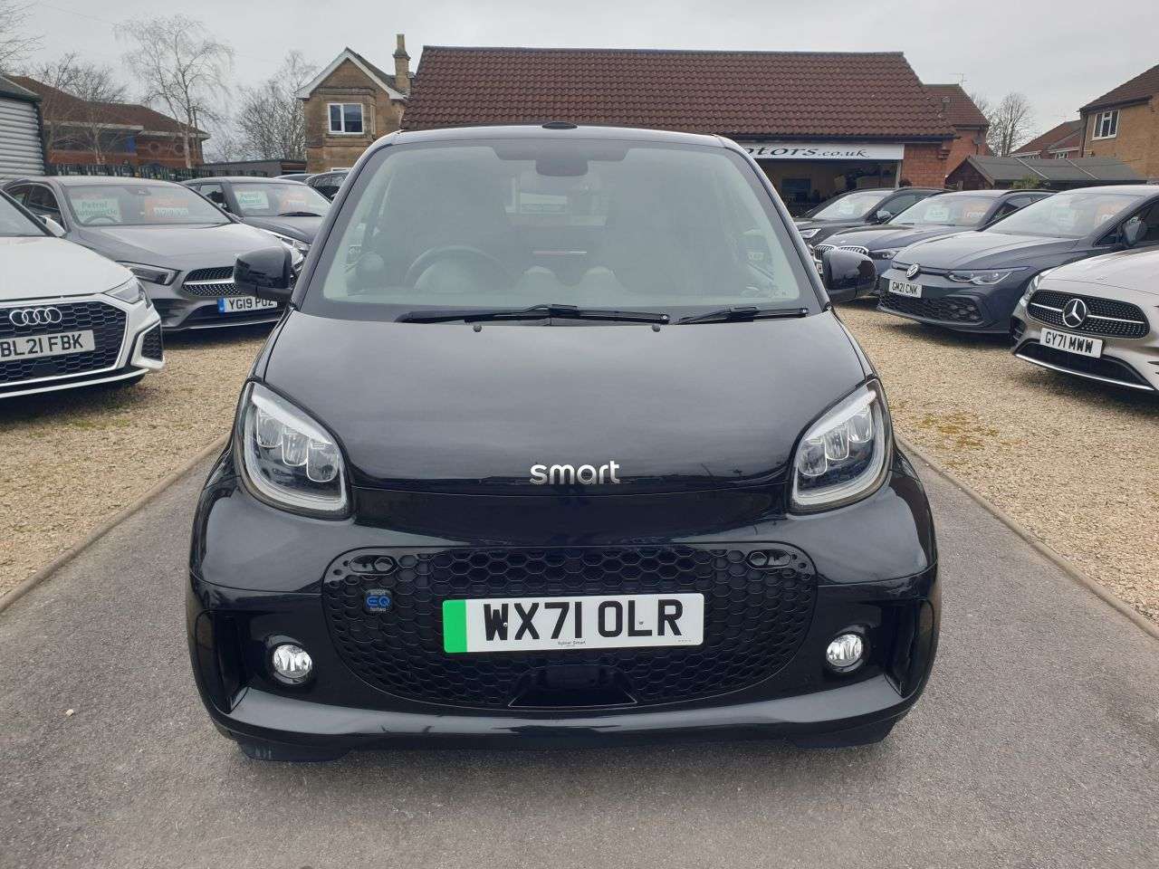 A 2021 SMART FORTWO 17.6kWh BRABUS Line Cabriolet 2dr Electric Auto (22kW Charger) (82 ps) full A 2021 SMART FORTWO 17.6kWh BRABUS Line Cabriolet 2dr Electric Auto (22kW Charger) (82 ps) full