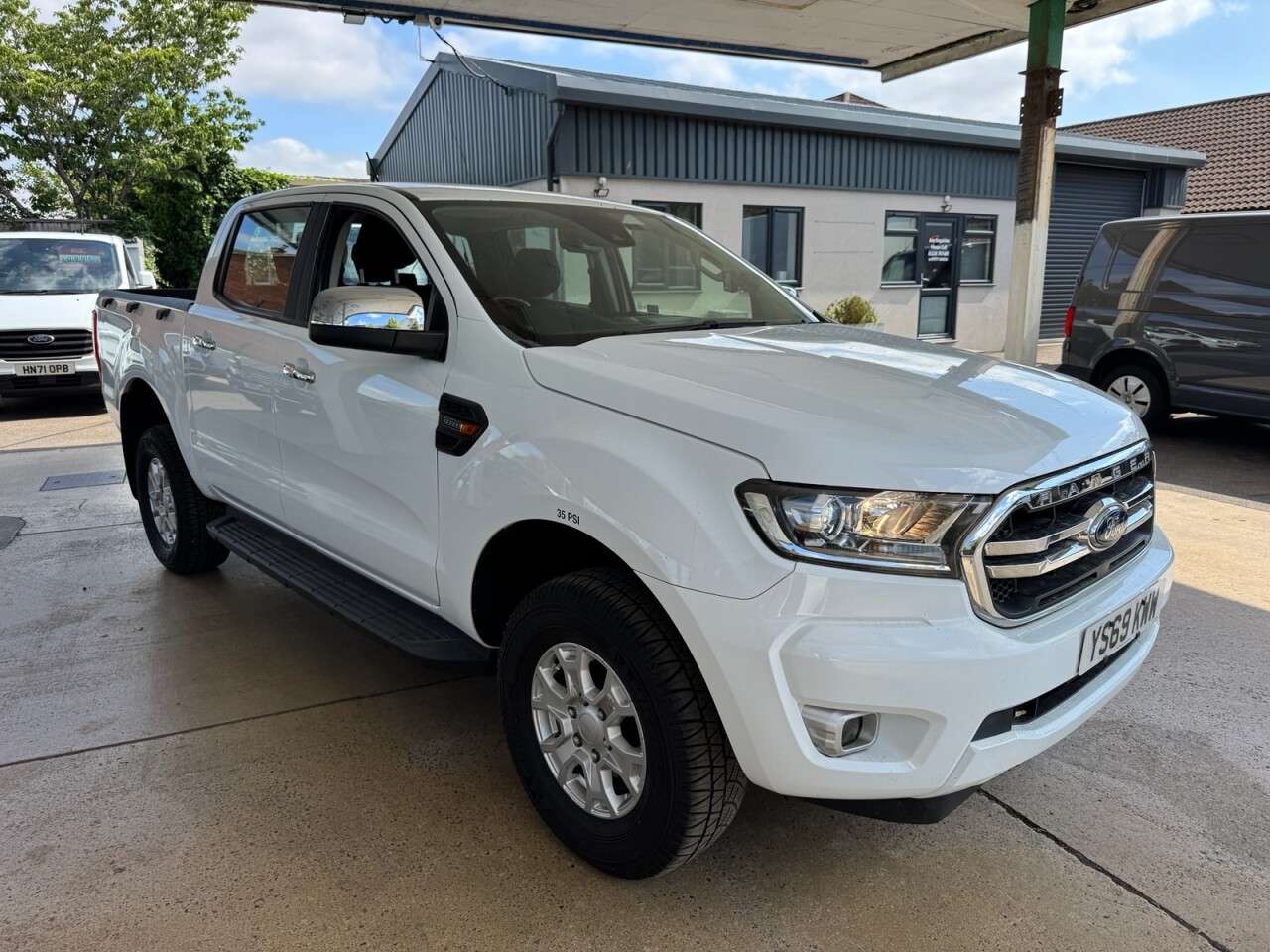 A 2019 FORD RANGER 2.0 EcoBlue XLT Pickup Double Cab 4dr Diesel Manual 4WD Euro 6 (s/s) (170 p A 2019 FORD RANGER 2.0 EcoBlue XLT Pickup Double Cab 4dr Diesel Manual 4WD Euro 6 (s/s) (170 p