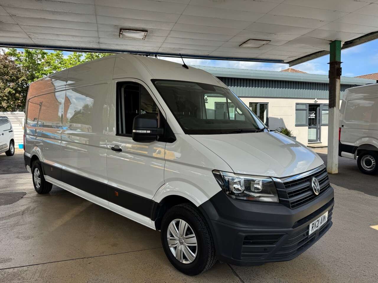 A 2021 VOLKSWAGEN CRAFTER 2.0 TDI CR35 Startline Panel Van 5dr Diesel Manual FWD LWB High Roof Euro 6 A 2021 VOLKSWAGEN CRAFTER 2.0 TDI CR35 Startline Panel Van 5dr Diesel Manual FWD LWB High Roof Euro 6