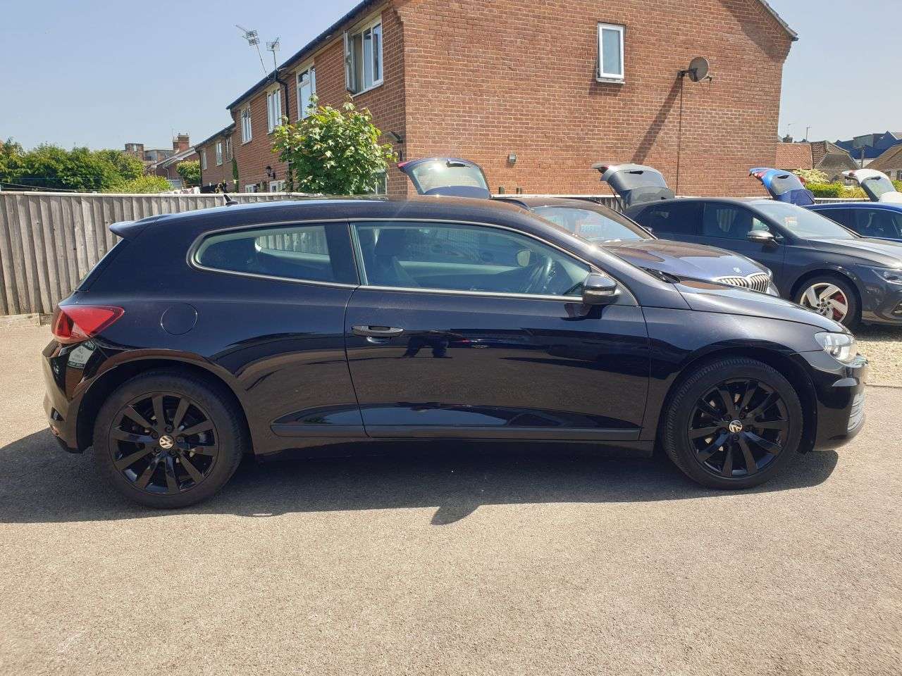 A 2016 VOLKSWAGEN SCIROCCO 1.4 TSI BlueMotion Tech Hatchback 3dr Petrol Manual Euro 6 (s/s) (125 ps) 1 A 2016 VOLKSWAGEN SCIROCCO 1.4 TSI BlueMotion Tech Hatchback 3dr Petrol Manual Euro 6 (s/s) (125 ps) 1