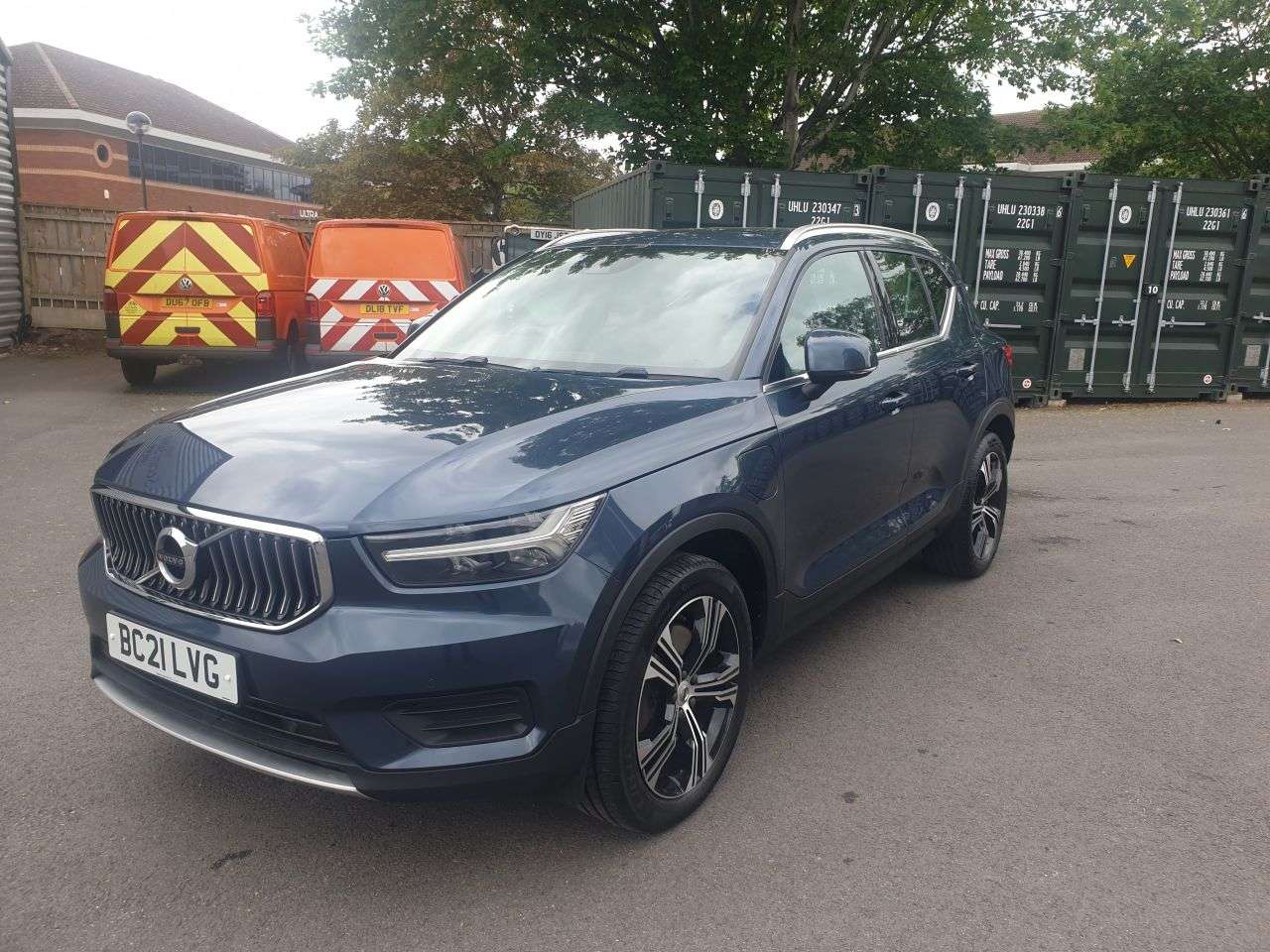 A 2021 VOLVO XC40 1.5h T5 Twin Engine Recharge 10.7kWh Inscription SUV 5dr Petrol Plug-in Hyb A 2021 VOLVO XC40 1.5h T5 Twin Engine Recharge 10.7kWh Inscription SUV 5dr Petrol Plug-in Hyb