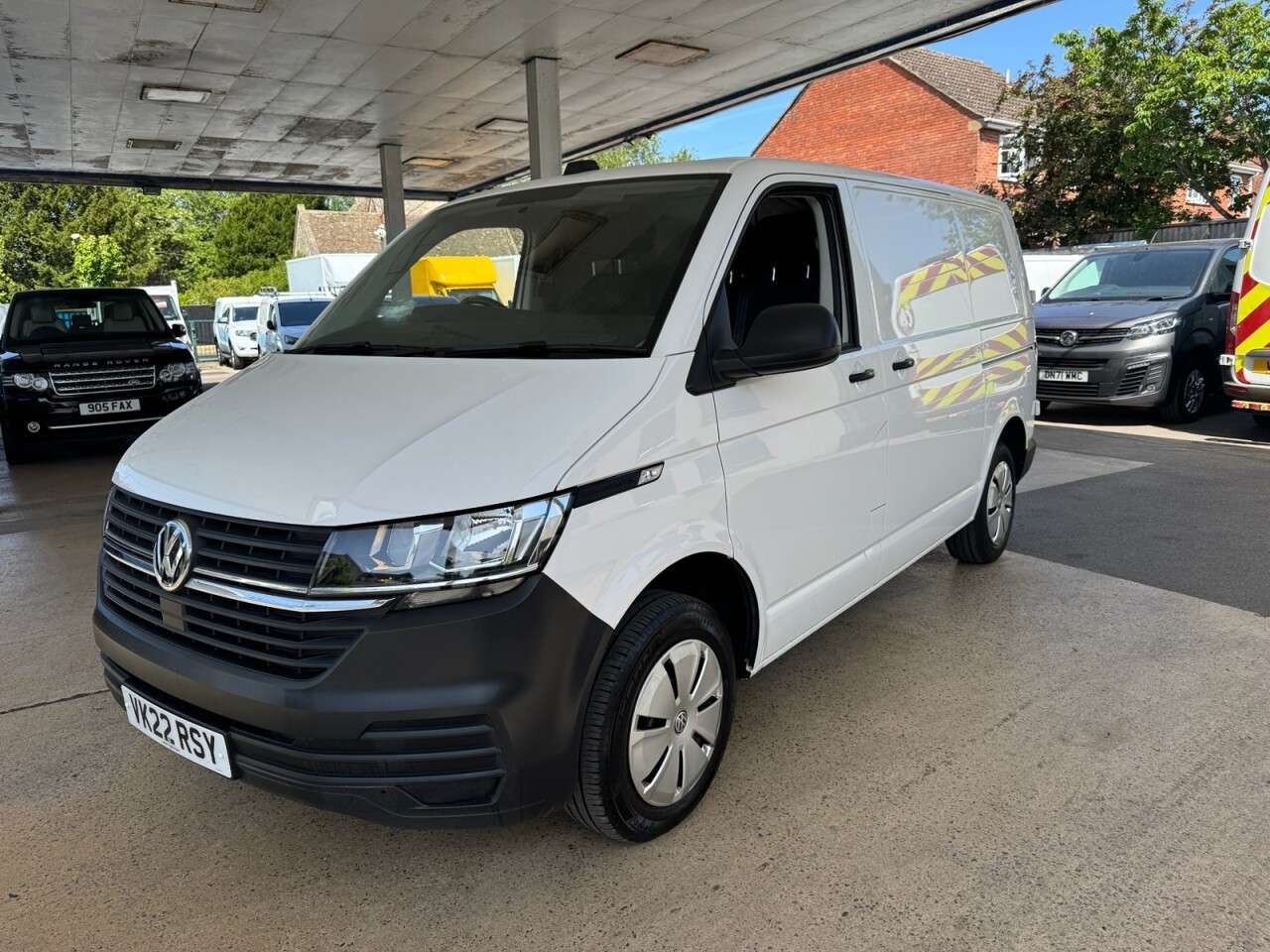 A 2022 VOLKSWAGEN TRANSPORTER 2.0 TDI T28 Startline Business Panel Van 5dr Diesel Manual FWD SWB Euro 6 ( A 2022 VOLKSWAGEN TRANSPORTER 2.0 TDI T28 Startline Business Panel Van 5dr Diesel Manual FWD SWB Euro 6 (