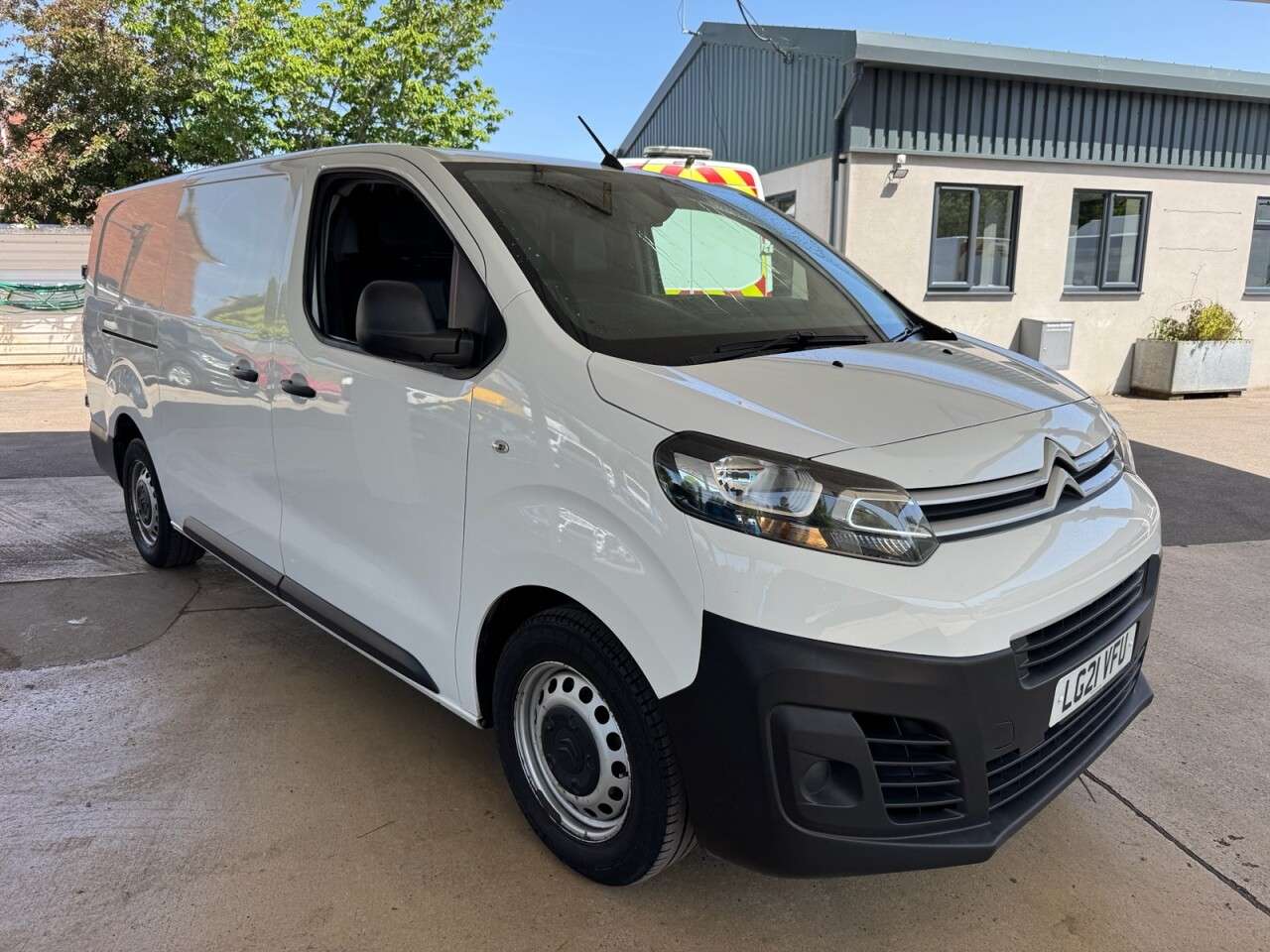 A 2021 CITROEN DISPATCH 2.0 BlueHDi 1400 Enterprise XL Panel Van 6dr Diesel Manual FWD 3 Euro 6 (s/ A 2021 CITROEN DISPATCH 2.0 BlueHDi 1400 Enterprise XL Panel Van 6dr Diesel Manual FWD 3 Euro 6 (s/