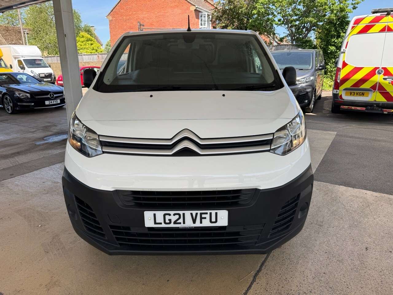 A 2021 CITROEN DISPATCH 2.0 BlueHDi 1400 Enterprise XL Panel Van 6dr Diesel Manual FWD 3 Euro 6 (s/ A 2021 CITROEN DISPATCH 2.0 BlueHDi 1400 Enterprise XL Panel Van 6dr Diesel Manual FWD 3 Euro 6 (s/