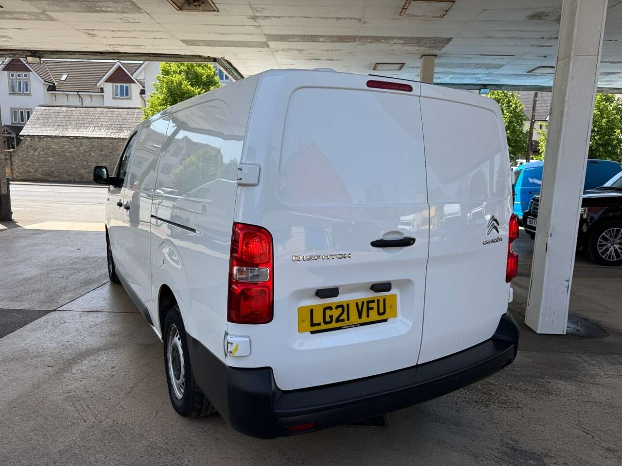 A 2021 CITROEN DISPATCH 2.0 BlueHDi 1400 Enterprise XL Panel Van 6dr Diesel Manual FWD 3 Euro 6 (s/ A 2021 CITROEN DISPATCH 2.0 BlueHDi 1400 Enterprise XL Panel Van 6dr Diesel Manual FWD 3 Euro 6 (s/
