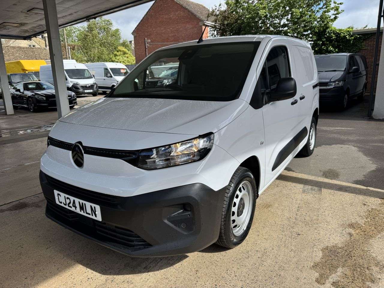 A 2024 CITROEN BERLINGO 1.5 BlueHDi 1000 Enterprise M Panel Van 5dr Diesel Manual SWB Euro 6 (s/s) A 2024 CITROEN BERLINGO 1.5 BlueHDi 1000 Enterprise M Panel Van 5dr Diesel Manual SWB Euro 6 (s/s)