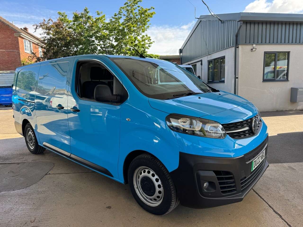 A 2022 VAUXHALL VIVARO ELECTRIC 3100 75kWh Dynamic Panel Van 6dr Electric Auto L2 H1 (7.4kW Charger) (136 p A 2022 VAUXHALL VIVARO ELECTRIC 3100 75kWh Dynamic Panel Van 6dr Electric Auto L2 H1 (7.4kW Charger) (136 p