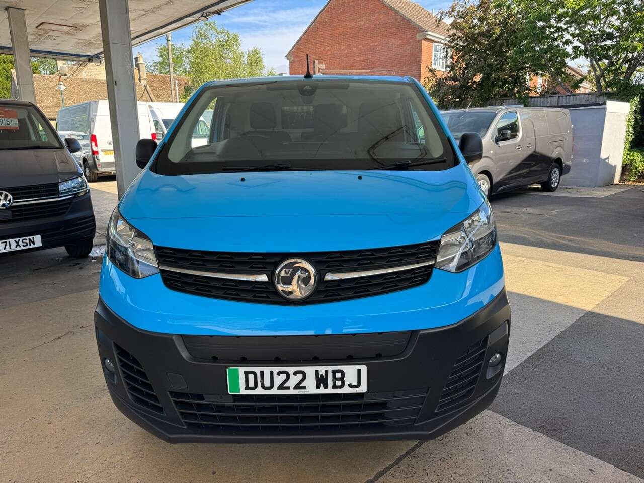 A 2022 VAUXHALL VIVARO ELECTRIC 3100 75kWh Dynamic Panel Van 6dr Electric Auto L2 H1 (7.4kW Charger) (136 p A 2022 VAUXHALL VIVARO ELECTRIC 3100 75kWh Dynamic Panel Van 6dr Electric Auto L2 H1 (7.4kW Charger) (136 p