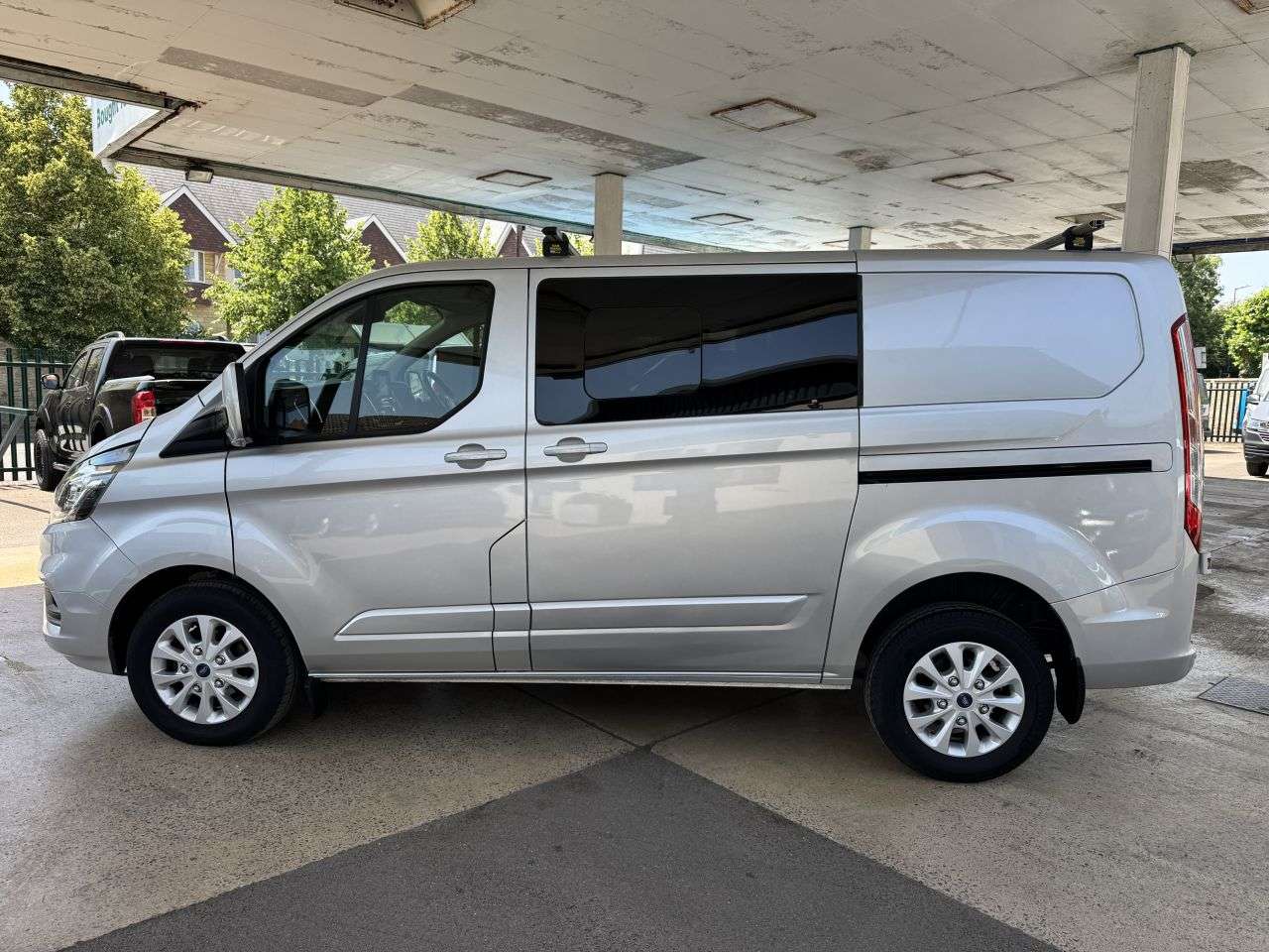 A 2021 FORD TRANSIT CUSTOM 2.0 300 EcoBlue Limited Crew Van Double Cab 5dr Diesel Manual L1 H1 Euro 6 A 2021 FORD TRANSIT CUSTOM 2.0 300 EcoBlue Limited Crew Van Double Cab 5dr Diesel Manual L1 H1 Euro 6