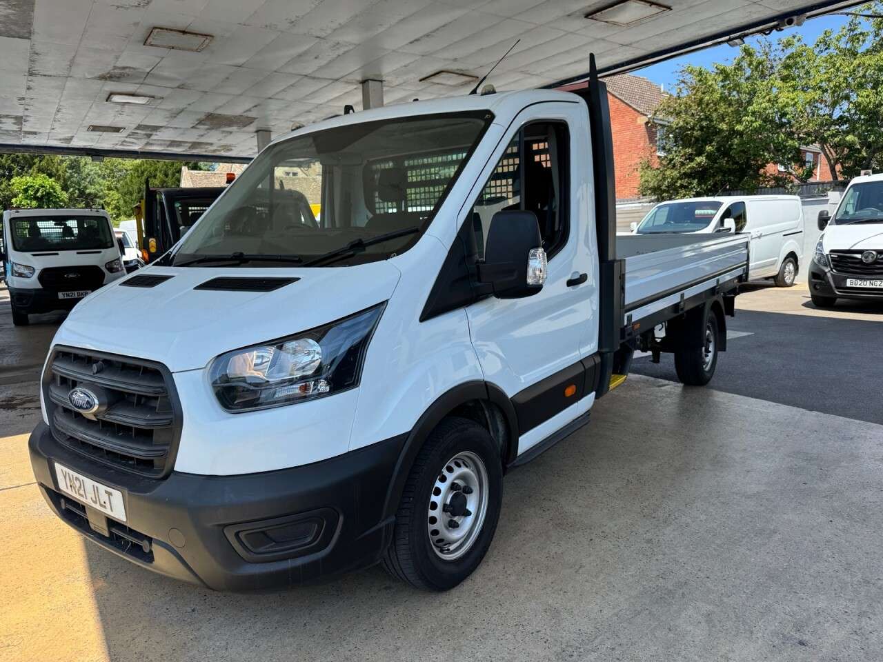 A 2021 FORD TRANSIT 2.0 350 EcoBlue Leader DROPSIDE 2dr Diesel Manual FWD L3 Euro 6 (s/s) (130 A 2021 FORD TRANSIT 2.0 350 EcoBlue Leader DROPSIDE 2dr Diesel Manual FWD L3 Euro 6 (s/s) (130