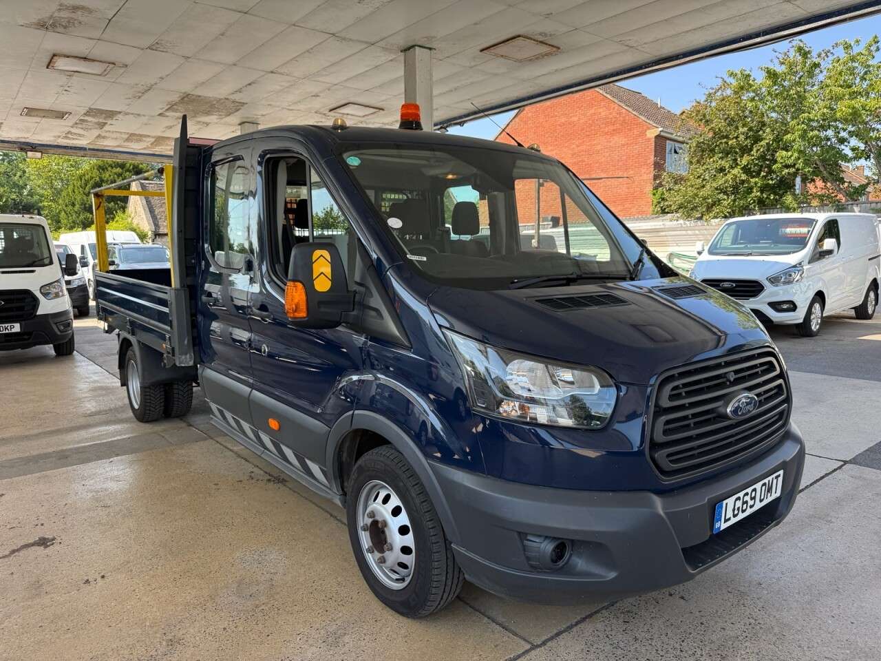 A 2019 FORD TRANSIT 2.0 350 EcoBlue Dropside Double Cab 4dr Diesel Manual RWD L3 H1 Euro 6 (DRW A 2019 FORD TRANSIT 2.0 350 EcoBlue Dropside Double Cab 4dr Diesel Manual RWD L3 H1 Euro 6 (DRW