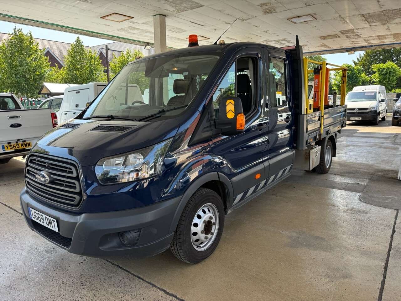 A 2019 FORD TRANSIT 2.0 350 EcoBlue Dropside Double Cab 4dr Diesel Manual RWD L3 H1 Euro 6 (DRW A 2019 FORD TRANSIT 2.0 350 EcoBlue Dropside Double Cab 4dr Diesel Manual RWD L3 H1 Euro 6 (DRW